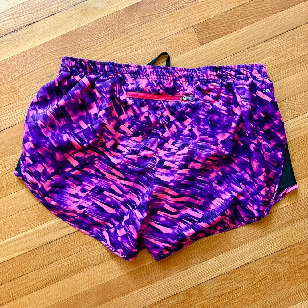 Nike Tempo Dri-FIT Womens Running Shorts Purple Pink Zip Pocket Size L Workout